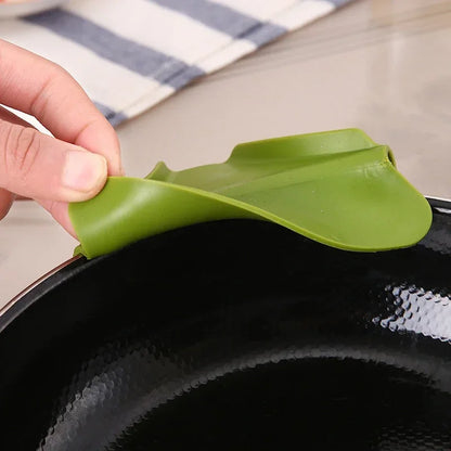 Silicone Anti-Spill Pouring Spout